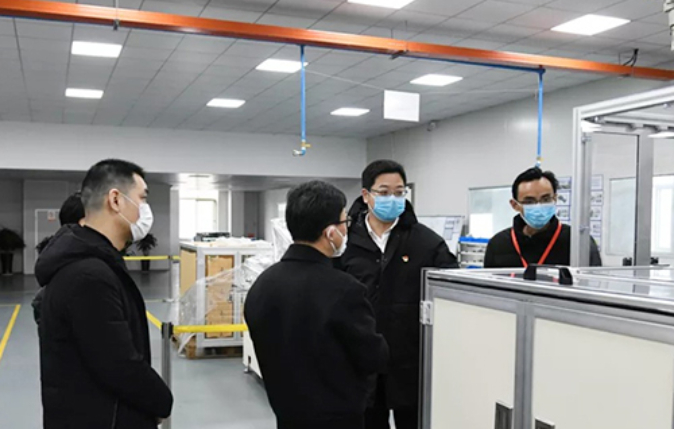 嘉兴市纪委书记张建明一行莅临亚特电器亲身指导企业疫情防控、复工复产