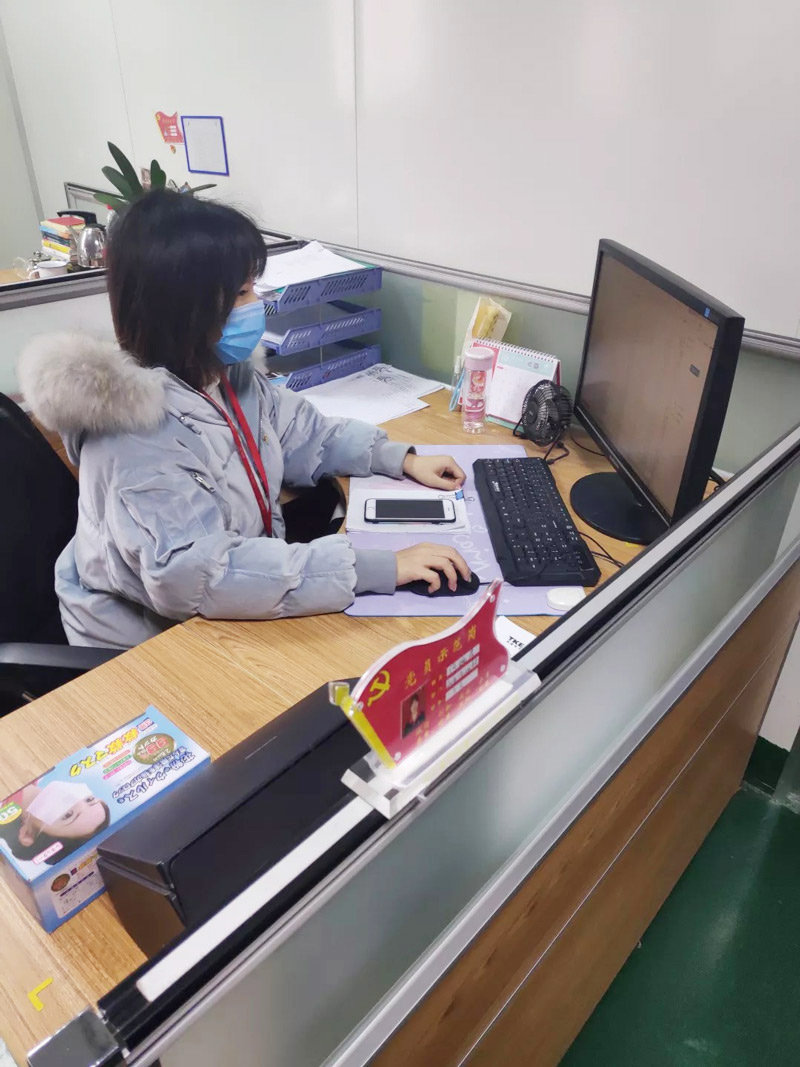 抗击疫情-亚特党员志愿者在行动