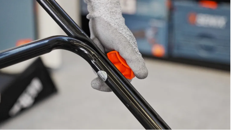 【新品推荐】草长纷飞绘盛夏，落英缤纷迎秋华——亚特40V DC割草机全新上市