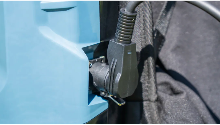 【新品推荐】秋风轻拂绿梢头，锂剪轻盈舞风起——亚特40V DC修枝剪全新上市